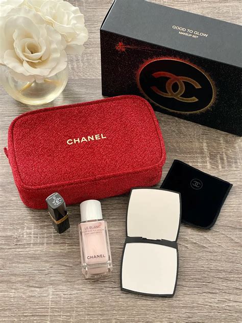 chanel gift set makeup|chanel gift set with pouch.